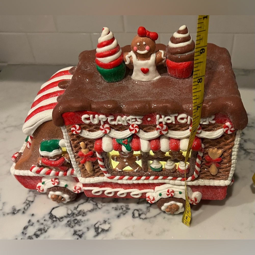 Valerie Parr Hill Christmas Gingerbread Food Truck Illuminated Lighted EUC - Picture 2 of 8